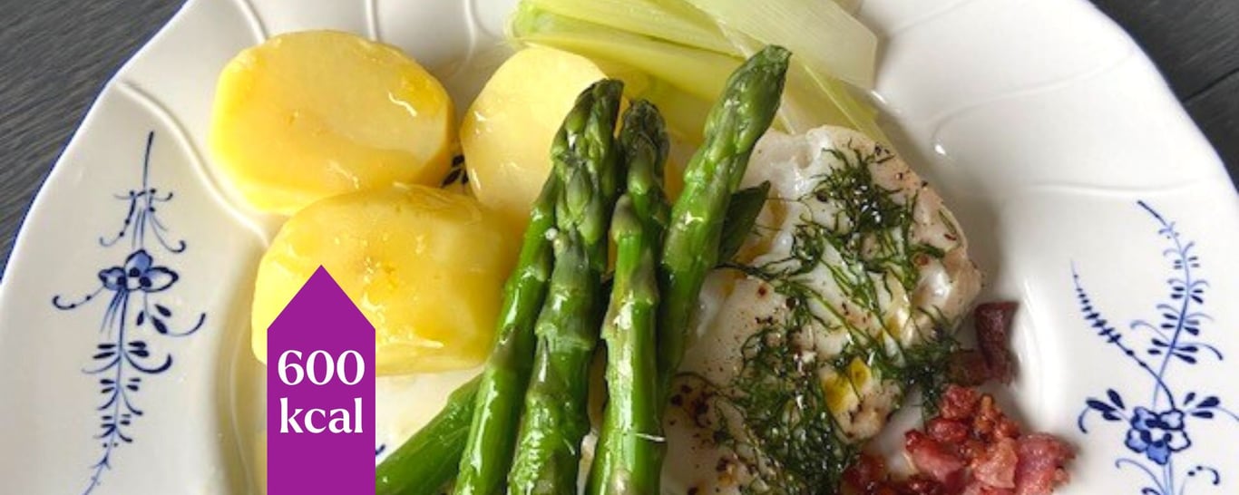 Torsk med asparges og purre